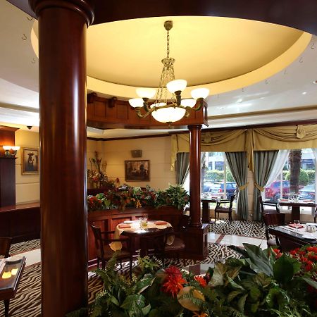 Knight Castle Hotel Dubai Buitenkant foto Restaurant