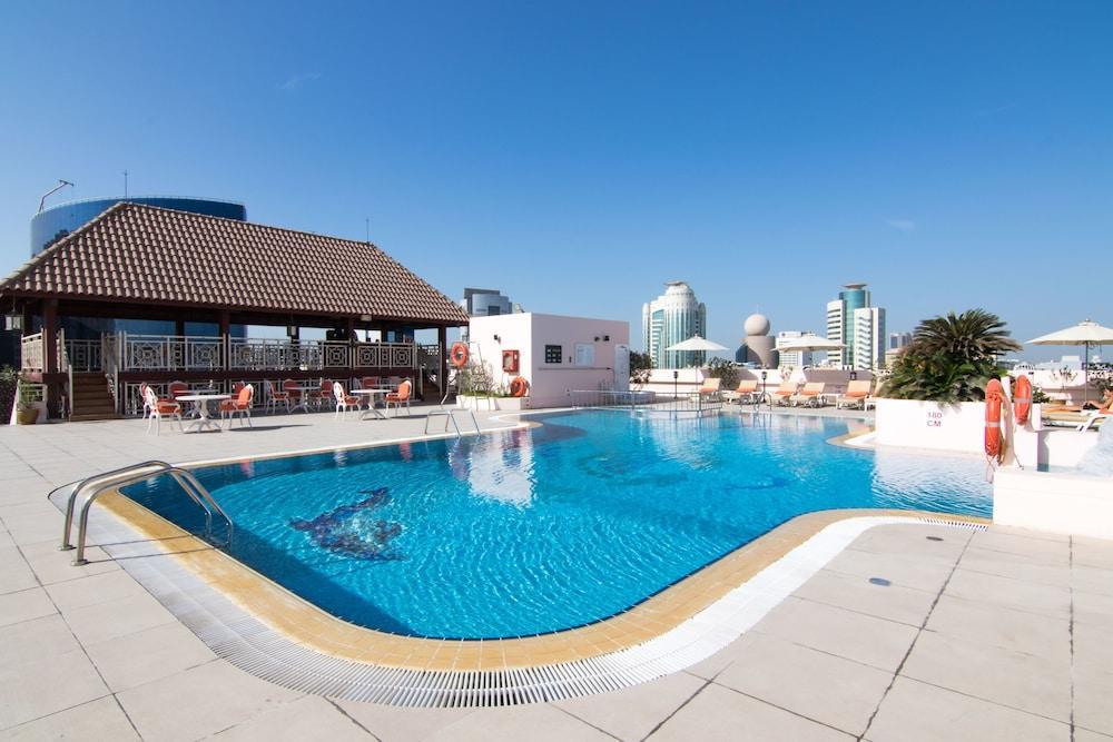 Knight Castle Hotel Dubai Buitenkant foto Rooftop pool