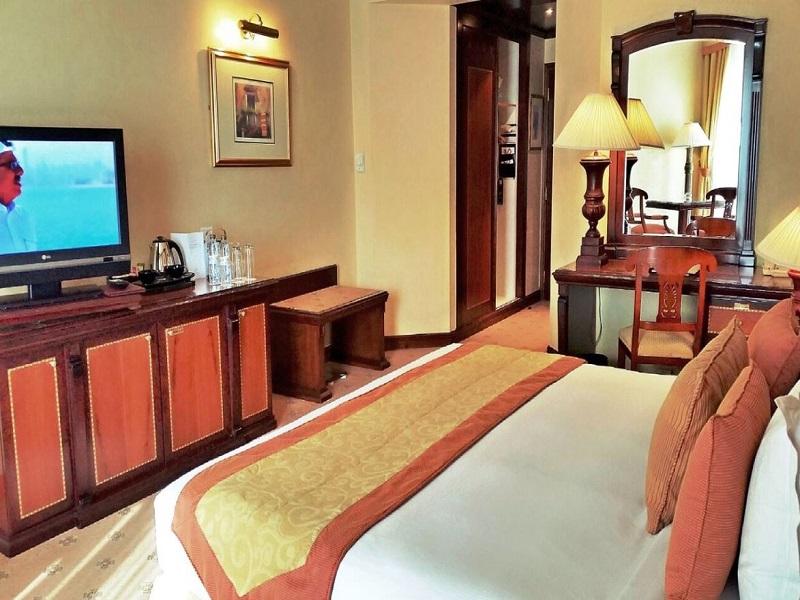 Knight Castle Hotel Dubai Buitenkant foto A room at the hotel