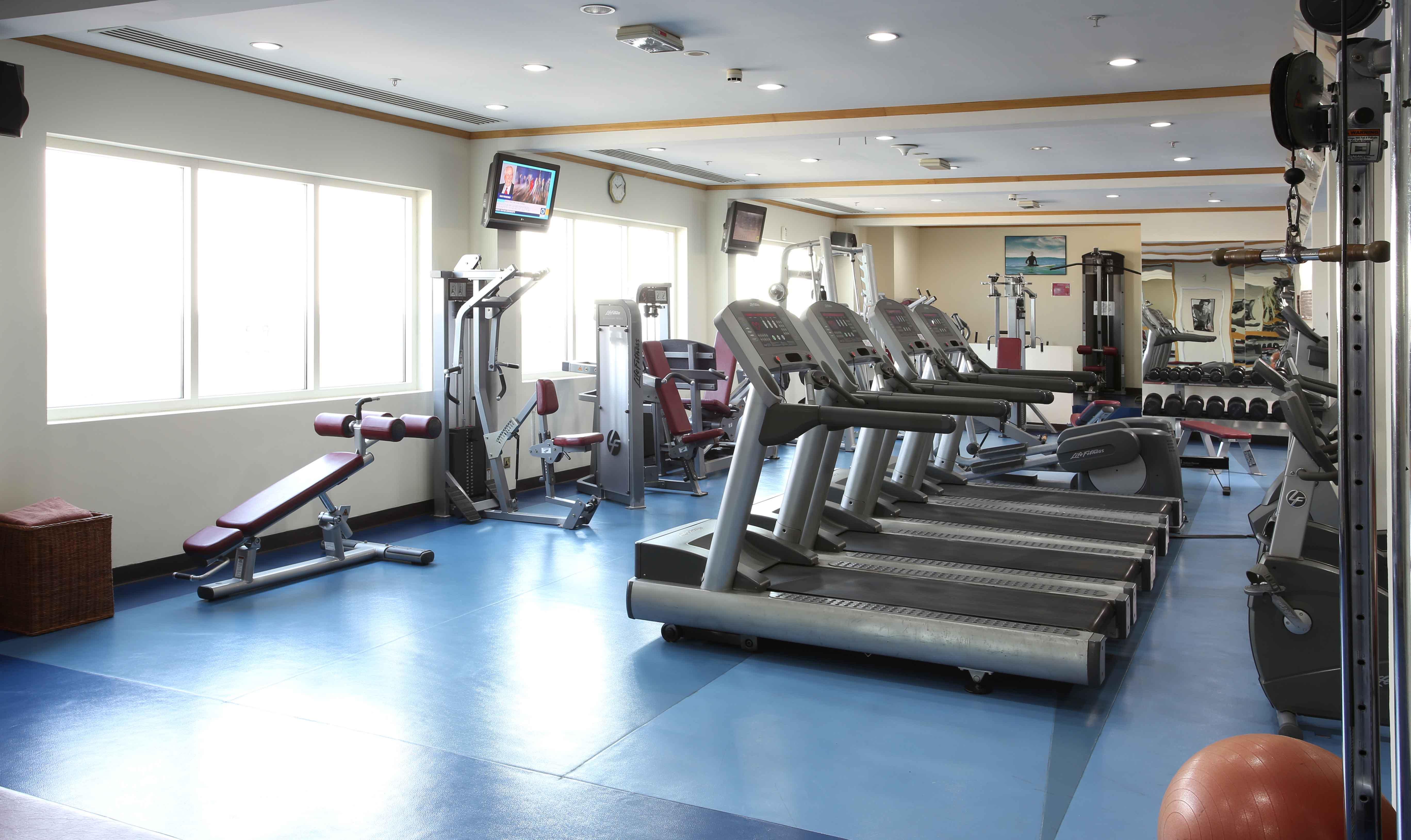 Knight Castle Hotel Dubai Buitenkant foto A gym in Dubai