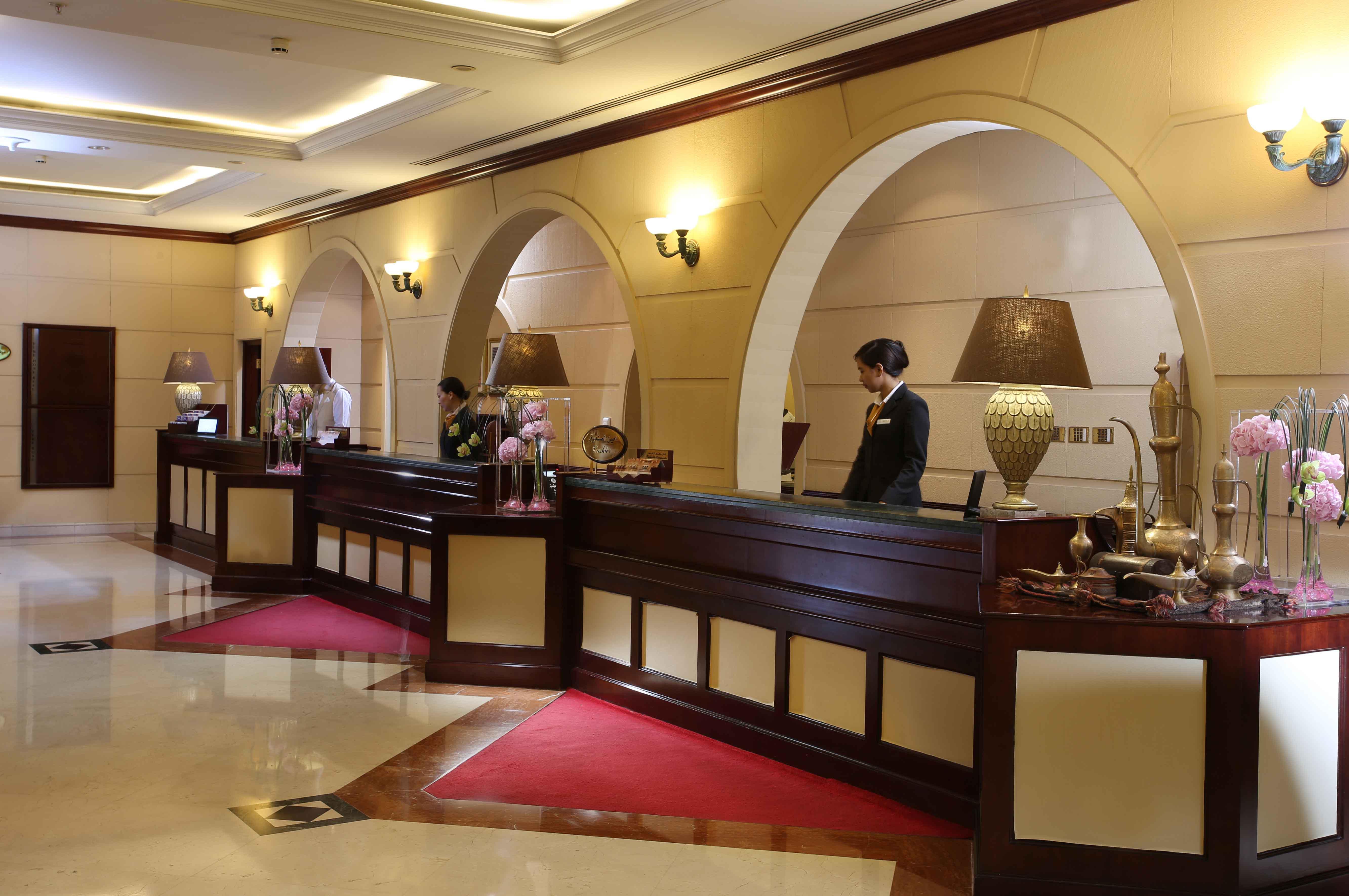 Knight Castle Hotel Dubai Buitenkant foto The lobby of the hotel