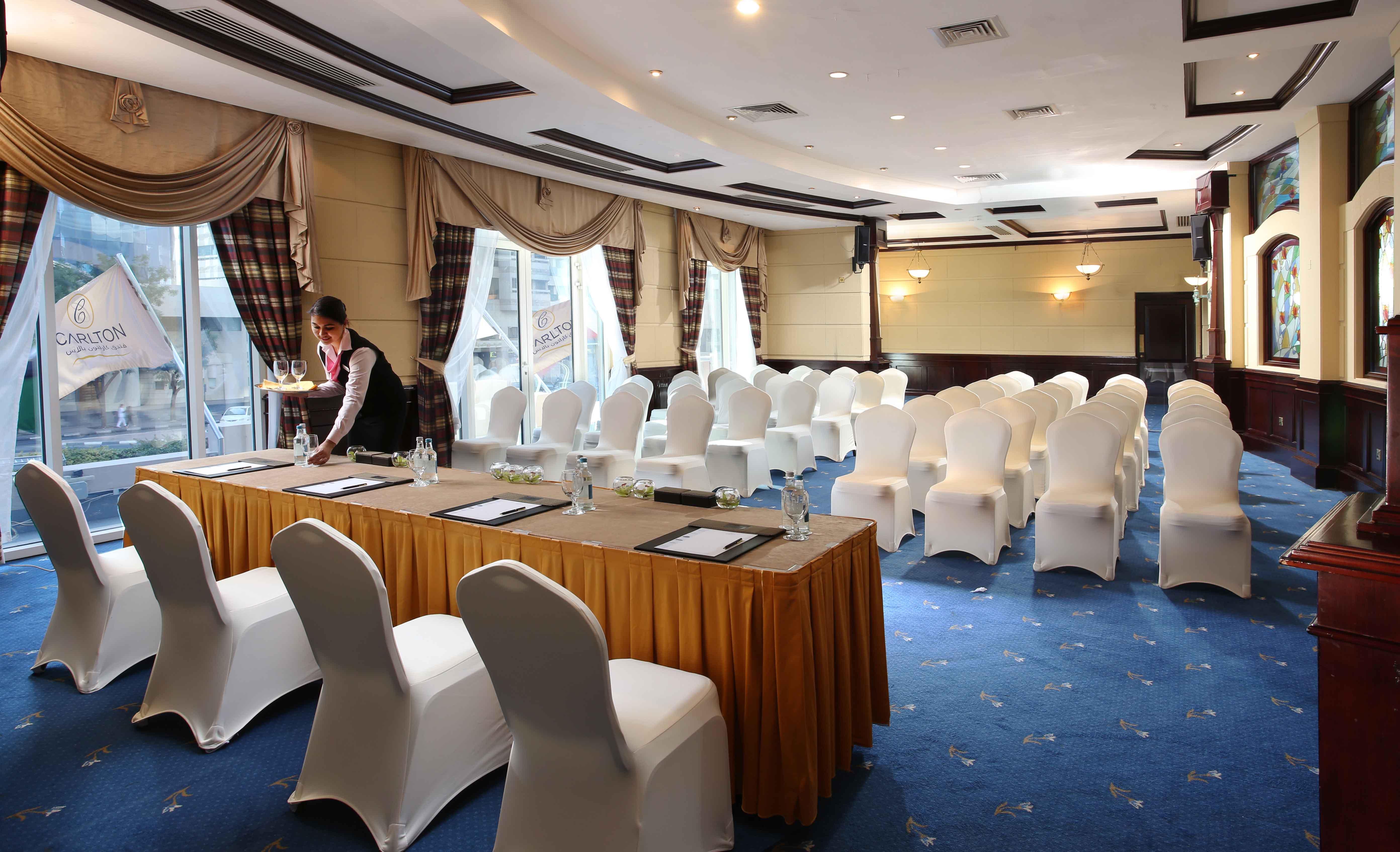 Knight Castle Hotel Dubai Buitenkant foto Meeting room