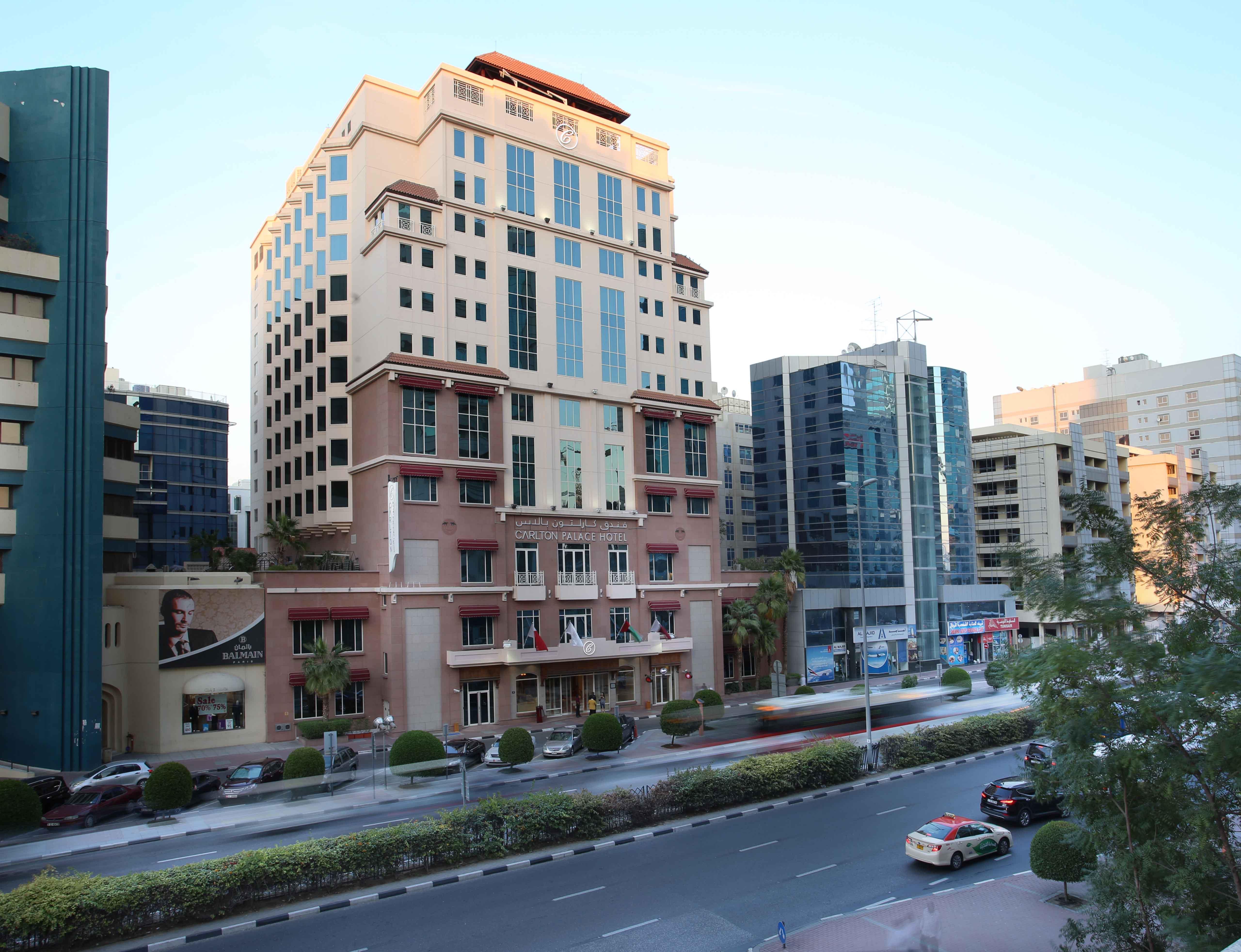 Knight Castle Hotel Dubai Buitenkant foto The hotel in 2011