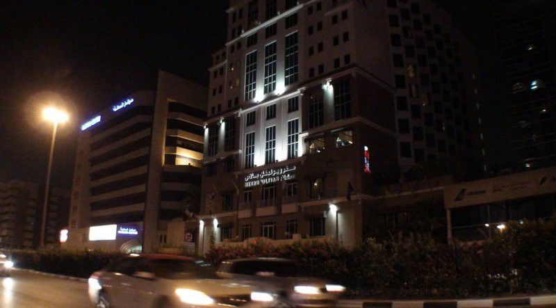 Knight Castle Hotel Dubai Buitenkant foto The headquarters of the Arab Open University in Dubai