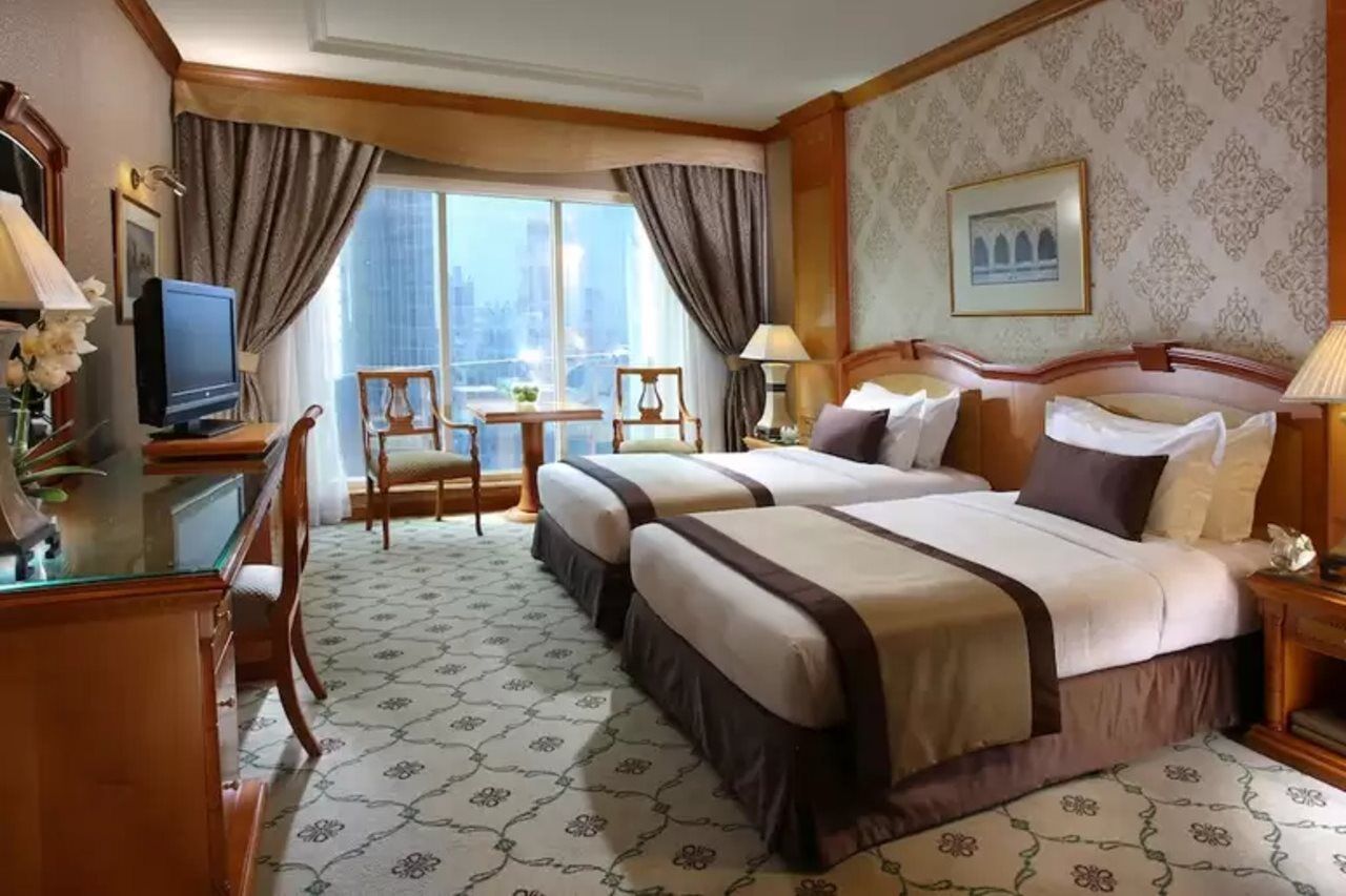 Knight Castle Hotel Dubai Buitenkant foto A room at the hotel