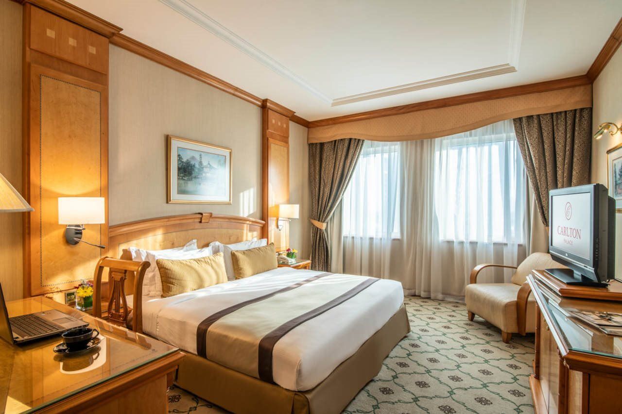 Knight Castle Hotel Dubai Buitenkant foto A room at the hotel